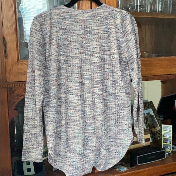 Loft Top - Picture 4 of 4